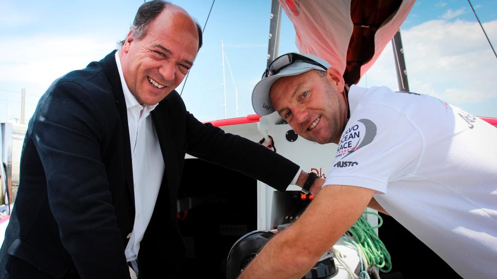 Cascais mayor Carlos Carreiras and ADOR Skipper Ian Walker - Volvo Ocean Race 2014-2015  © Abu Dhabi Ocean Racing